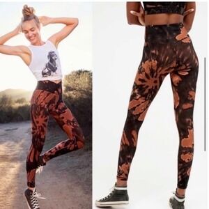 OFFLINE by‎ Aerie Real Me Crossover 7/8 Leggings Brown Black Tie Dye Small S